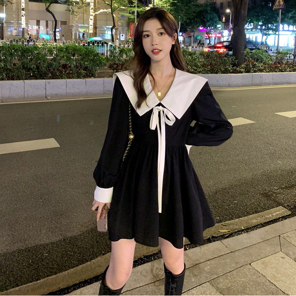 Baby collar age reducing sweet dress women's autumn 2021 new French lace up waist closing slim short skirt