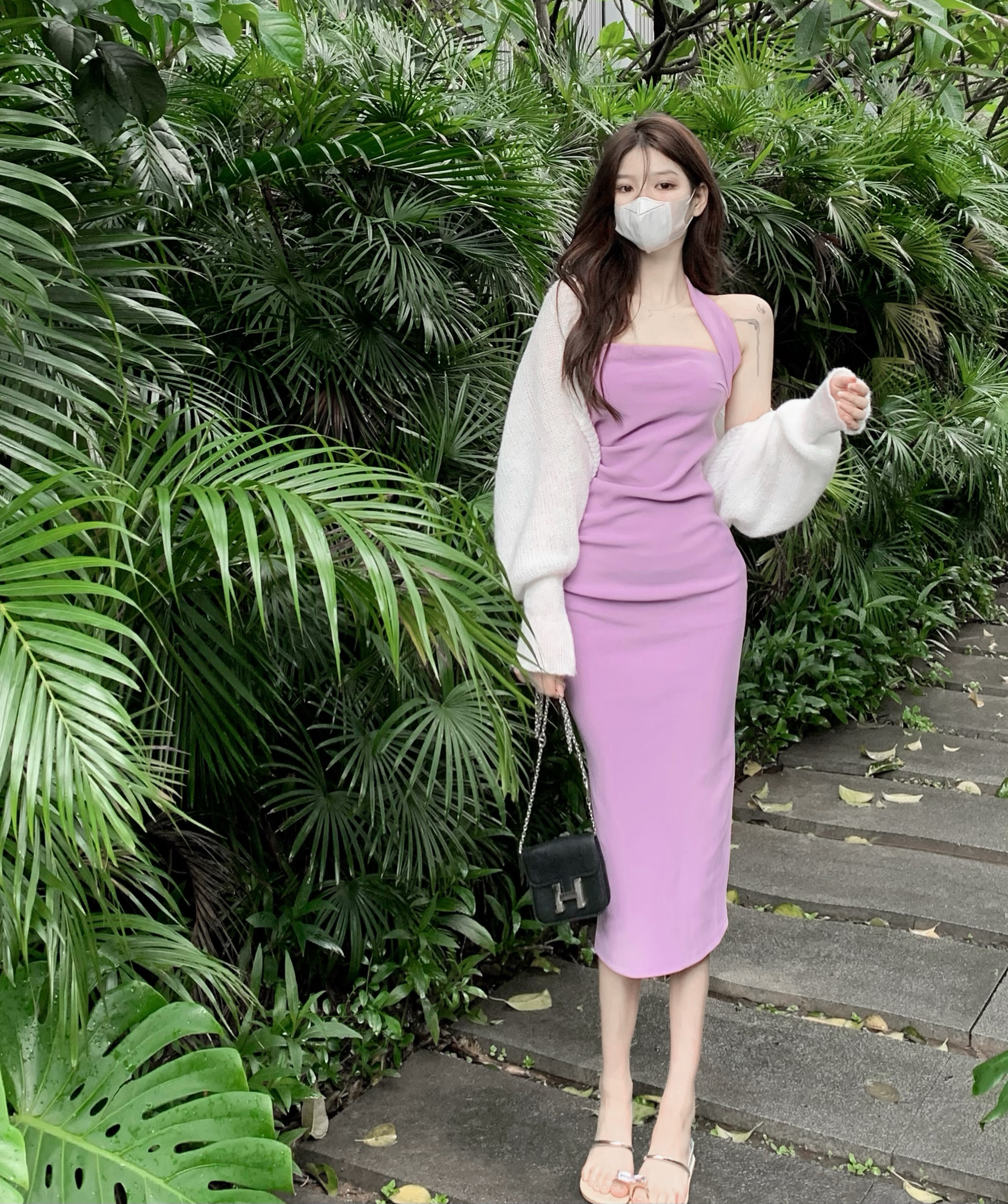 Actual shot, real price, pure and desirable niche halter neck sexy suspender slim knitted dress + thin sun protection cardigan