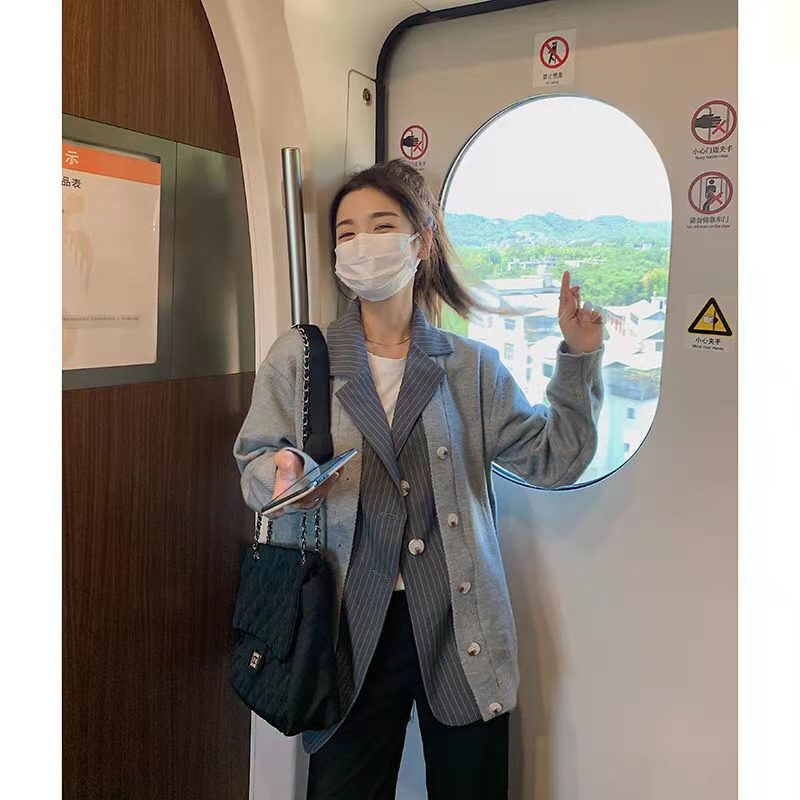 Early spring new fake two-piece cardigan women's versatile loose and lazy design niche suit collar jacket