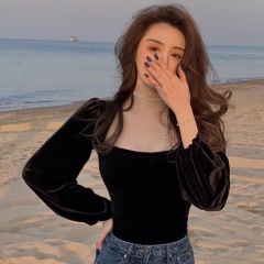 Good quantity of golden velvet French clavicle retro court style spring and autumn long sleeved T-shirt feminine inner jacket fashion