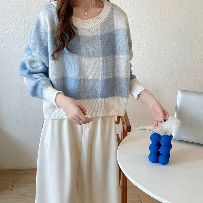 Real shooting real price ~ early autumn new contrast color plaid short section is thin all-match round neck long-sleeved pullover sweater women