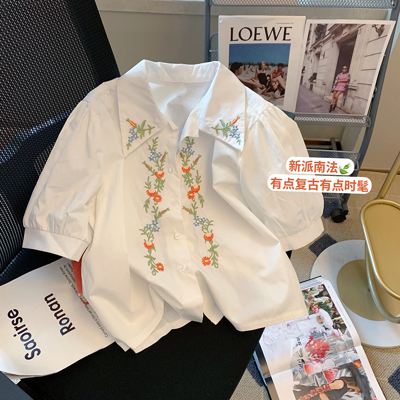 White Flower Embroidered Shirt women's summer new French retro port Style Bubble Sleeve foreign style aging top
