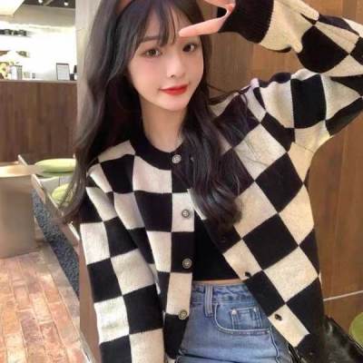Black and white chessboard plaid sweater retro Japanese lazy style Korean version loose outer wear knitted cardigan jacket female autumn and winter