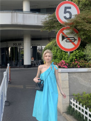 Real price travel skirt sleeve less slant shoulder deep fried street style goddess model design small crowd long dress