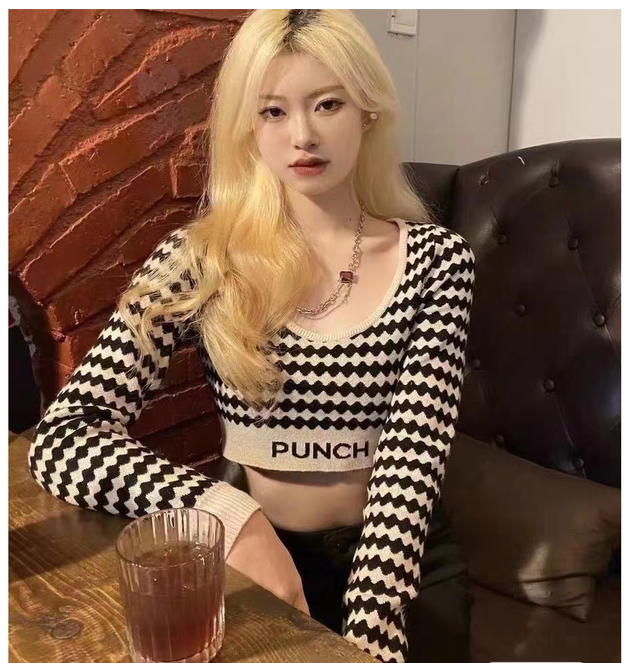 2022 New Autumn Design Sense of Small Slim Fit and Thin, Pure Desire, Contrast Color Check Jacquard Short Long Sleeves