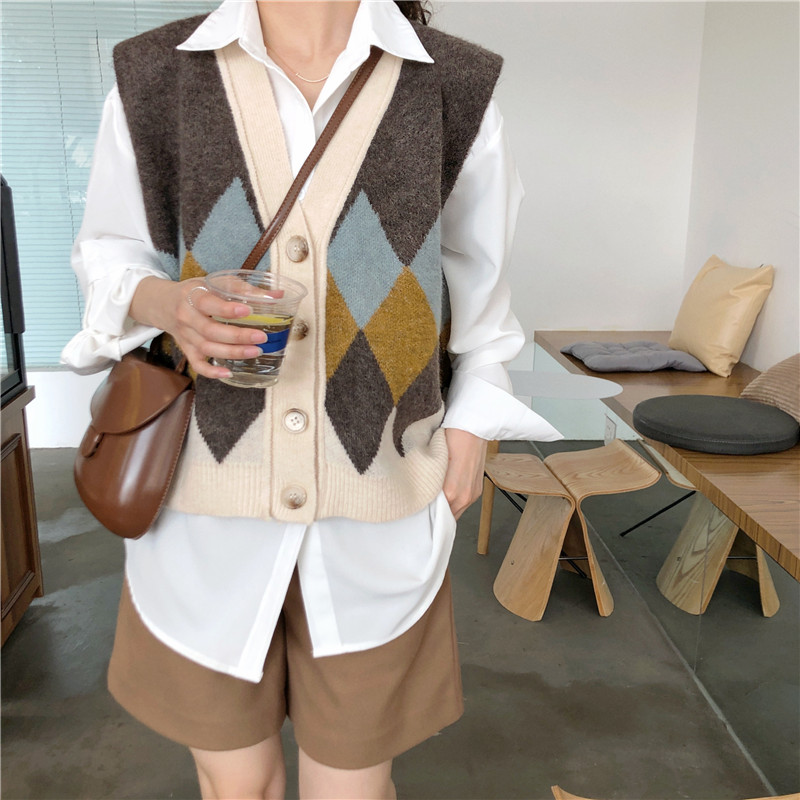 2021 new autumn and winter knitted cardigan vest women's V-neck retro loose Gingham jacket sleeveless sweater fashion