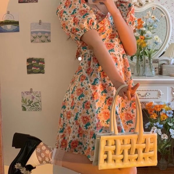 2022 new summer Korean sweet and gentle wind, slim waist, versatile Floral Dress