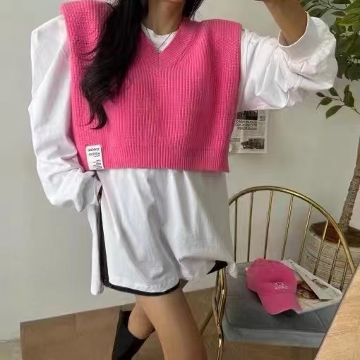 Spot South Korea Dongdaemun new female V-neck solid color sleeveless small fresh knitted vest
