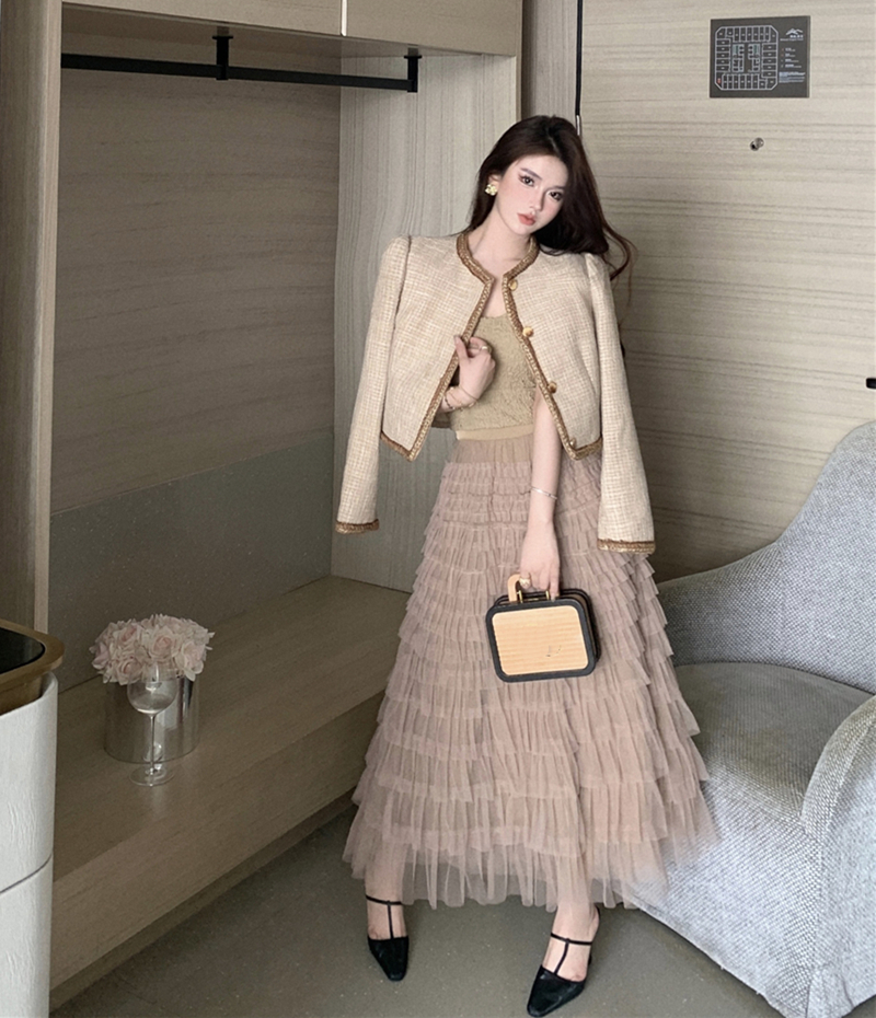 Real shot retro lady Xiaoxiang wind tweed coat + suspenders + high waist heavy industry mesh cake skirt women