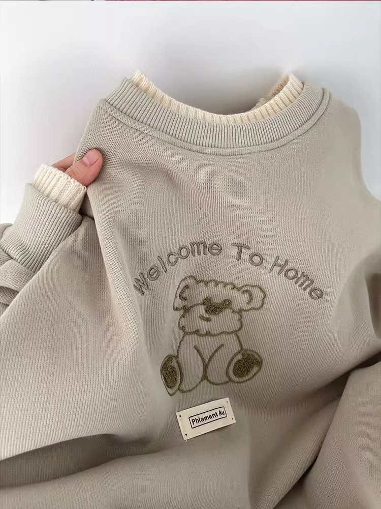 Chinese cotton complex silver fox velvet plus velvet thickened bear embroidery pattern fake two piece round neck sweatshirt for women