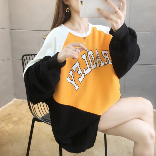 Real shot of autumn 2020 new Korean loose thin round neck sweater women's color matching letter jacket Hong Kong style jacket