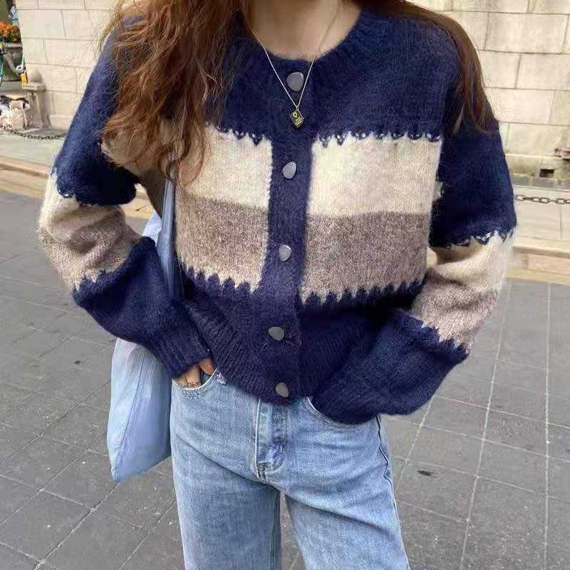 Knitted cardigan women's 2021 autumn new Korean version simple and versatile stripe color matching top short sweater coat fashion