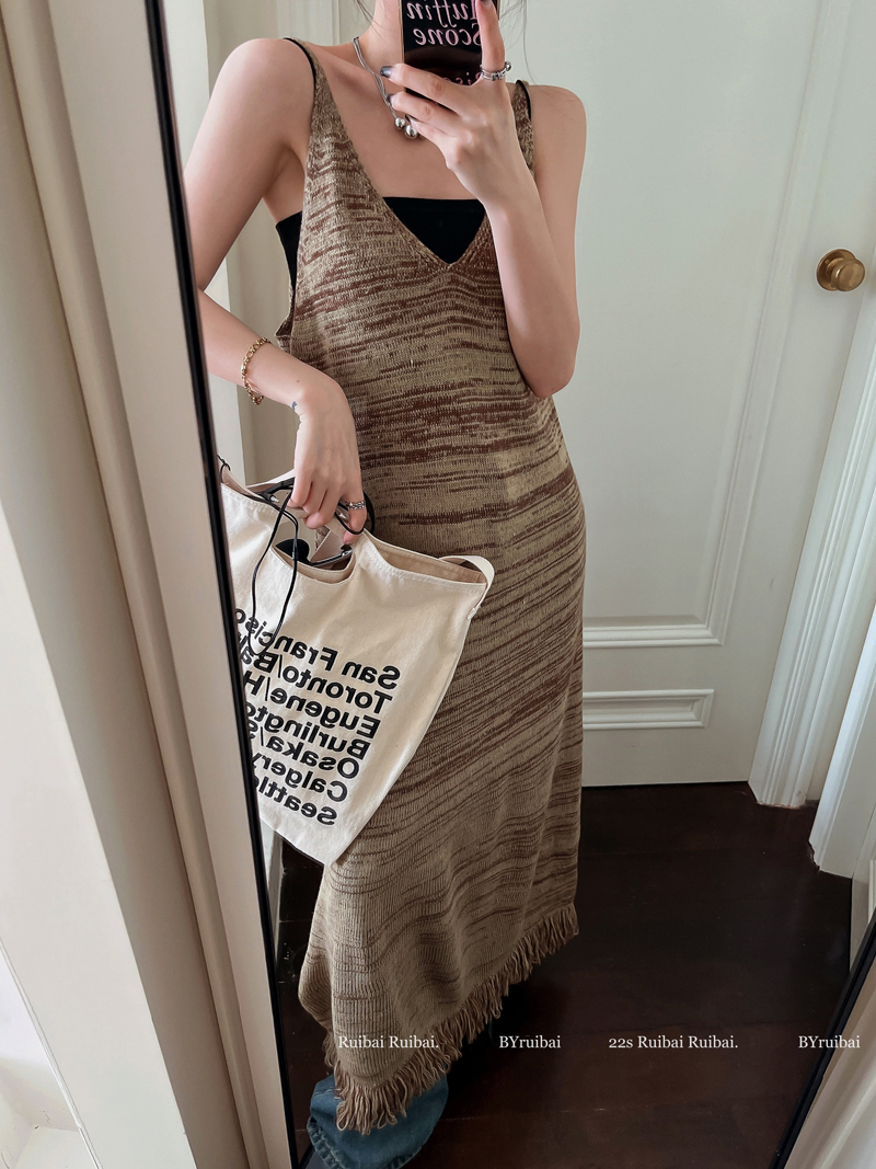 Autumn new tassel wool knitted suspender skirt women's coffee color V-neck layered dress long skirt