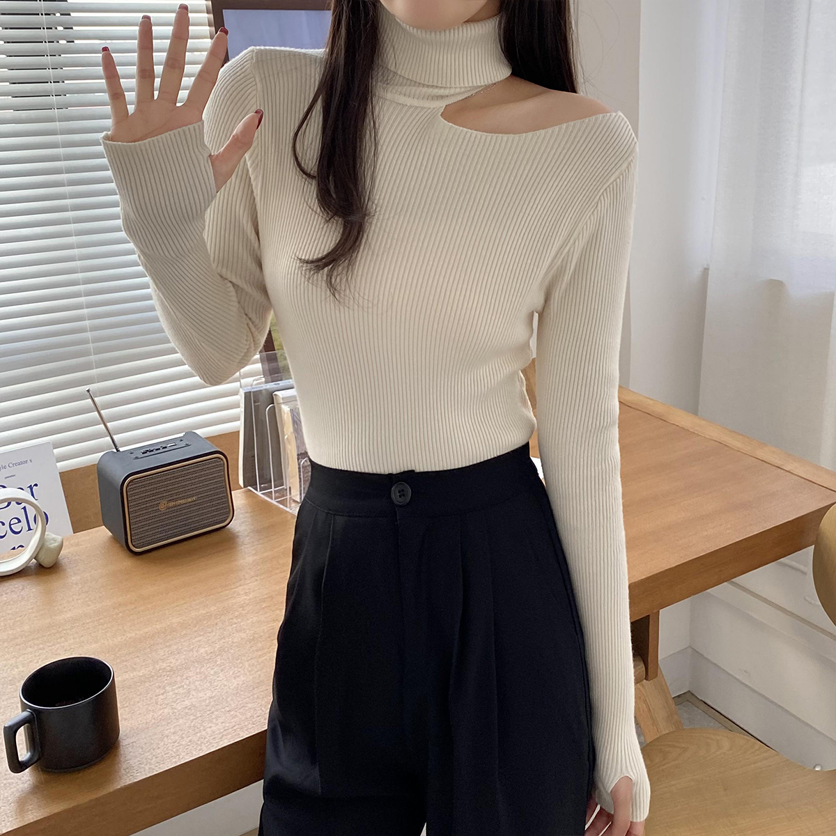 Real shot high neck sweater women's inner long sleeve 2021 autumn winter new sexy off shoulder slim fit Pullover bottomed sweater
