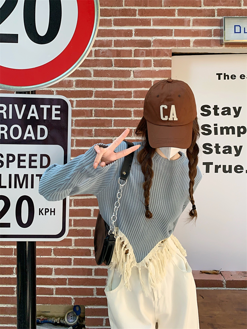 Real shooting real price New Korean version autumn and winter gentle and loose tassel design niche short top knitted sweater women