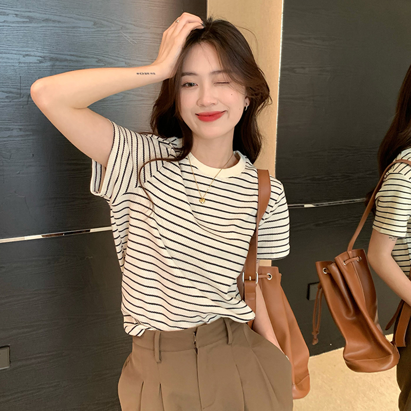Summer loose round neck top new short-sleeved t-shirt women's yarn-dyed stripes