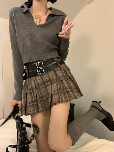 Real shot real price vitality girl Korean American retro hot girl plaid pleated skirt to send belt