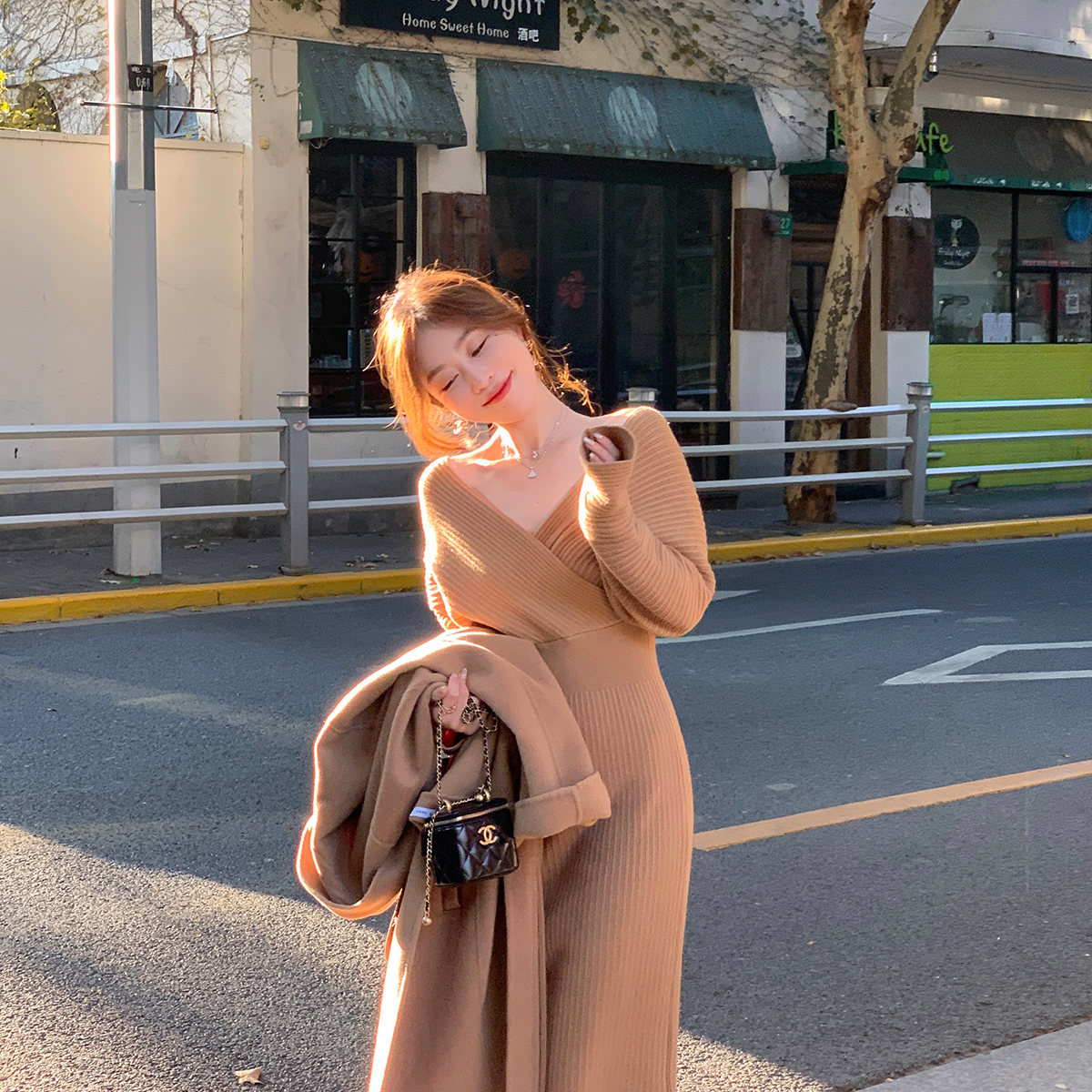 Byyou autumn and winter new style V-neck waist closed thickened knitted dress long over the knee with a woolen skirt