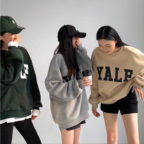 Autumn and winter 2021 new round neck loose letter print pullover with plush thickened sweater women BF lazy style