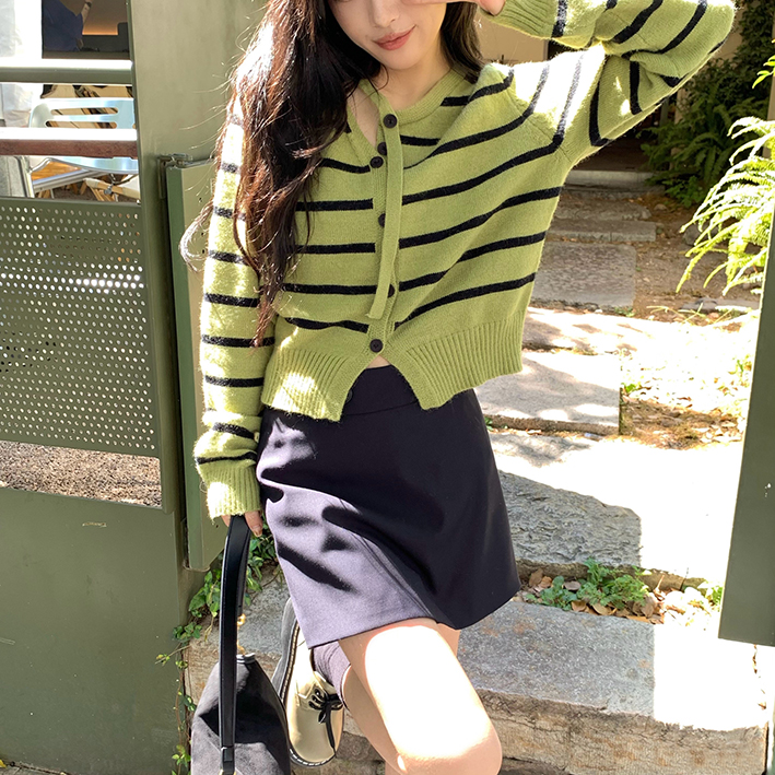 2022 autumn striped control avocado short striped cardigan women's design sense v-neck bottoming sweater sweater autumn