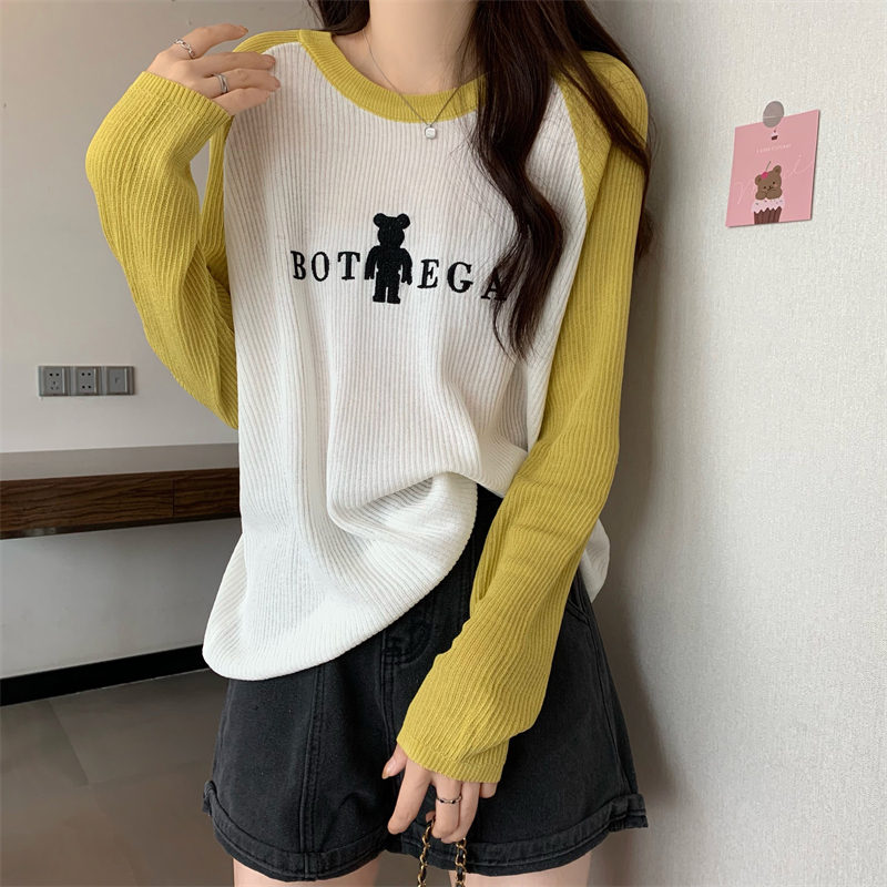 Real auction real price New version of Korean style high-quality large version of stitching design sense embroidery long-sleeved sweater