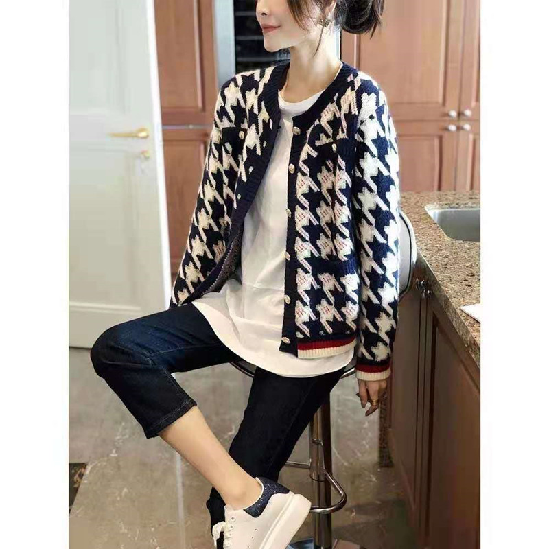Small sweater, knitted cardigan, coat, long sleeve, short style, wearing autumn clothes, 2021 new European station