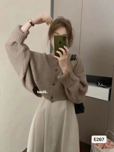 Autumn outdoor pit strip wool knitted cardigan loose and lazy style high-end short sweater jacket top women