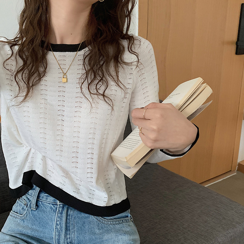 Autumn clothes 2021 new Korean version versatile round neck small wave stripe long sleeve sweater foreign style thin blouse women