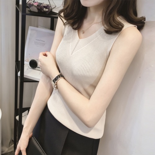 Women's sleeveless summer collar top