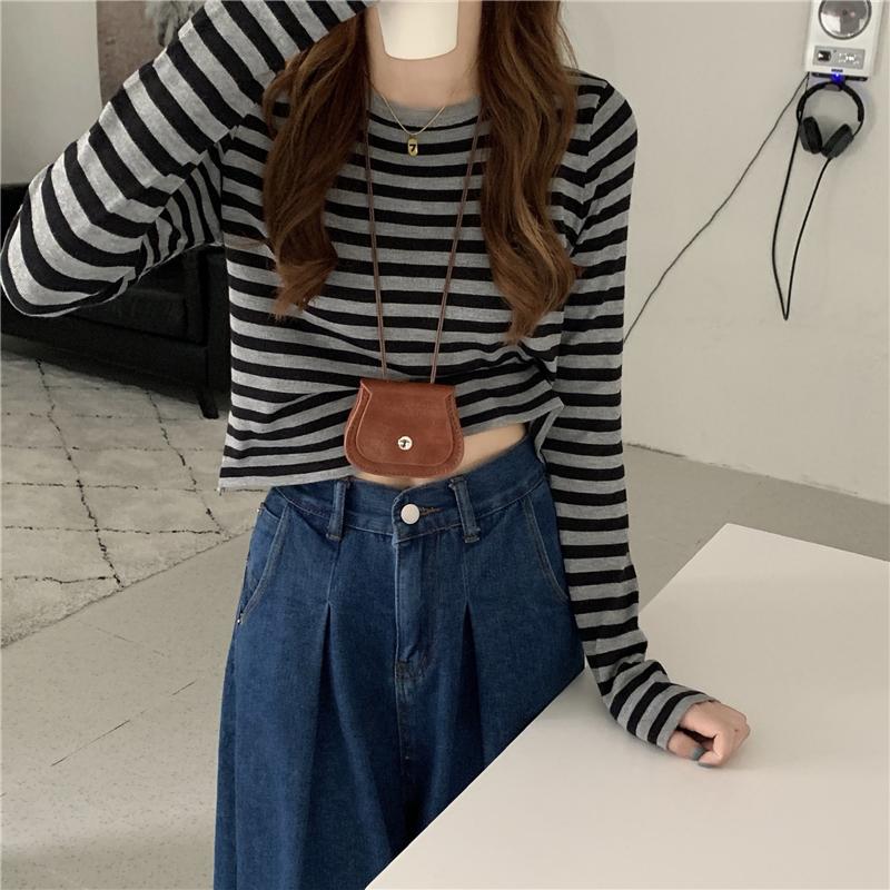 Real shot real price Korean version of all-match round neck striped slim short long-sleeved sweater top