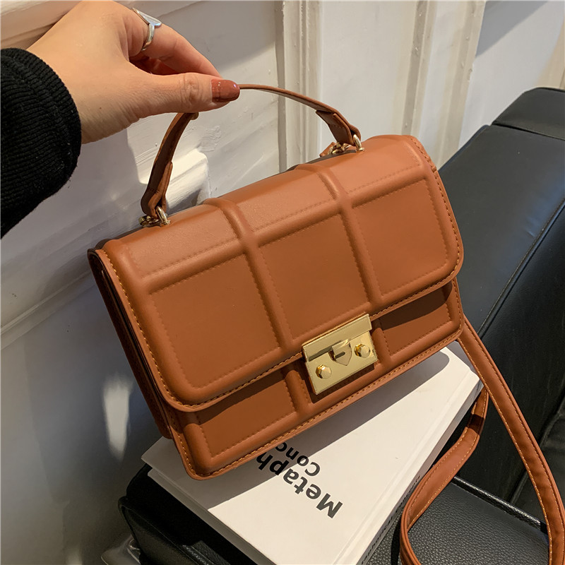Girls' small bag women's 2022 new Korean version retro simple messenger fashion hand bag net red small square bag