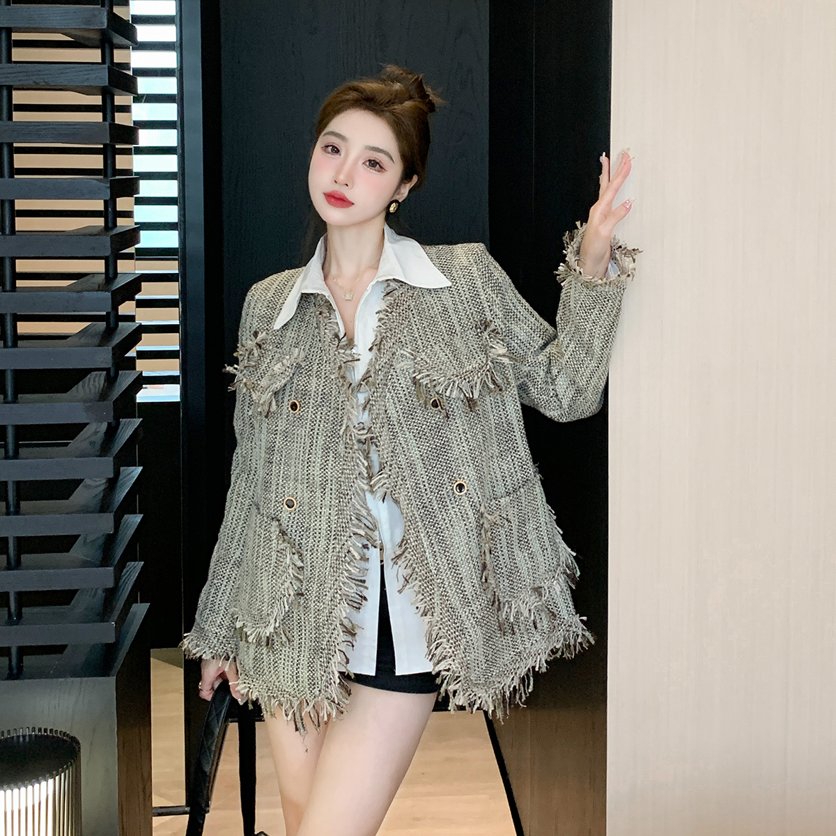 Real shot of small fragrant style high-end loose shirt bottoming all-match tweed fringed long-sleeved short jacket