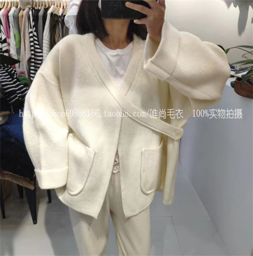 European design slanted buckle wool blend jacket 2022 autumn and winter new loose and lazy wind knitted cardigan sweater