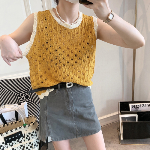 Sleeveless vest for women to wear outside in summer. Small fragrance thin style with short hollow hook flower small sweater to wear outside