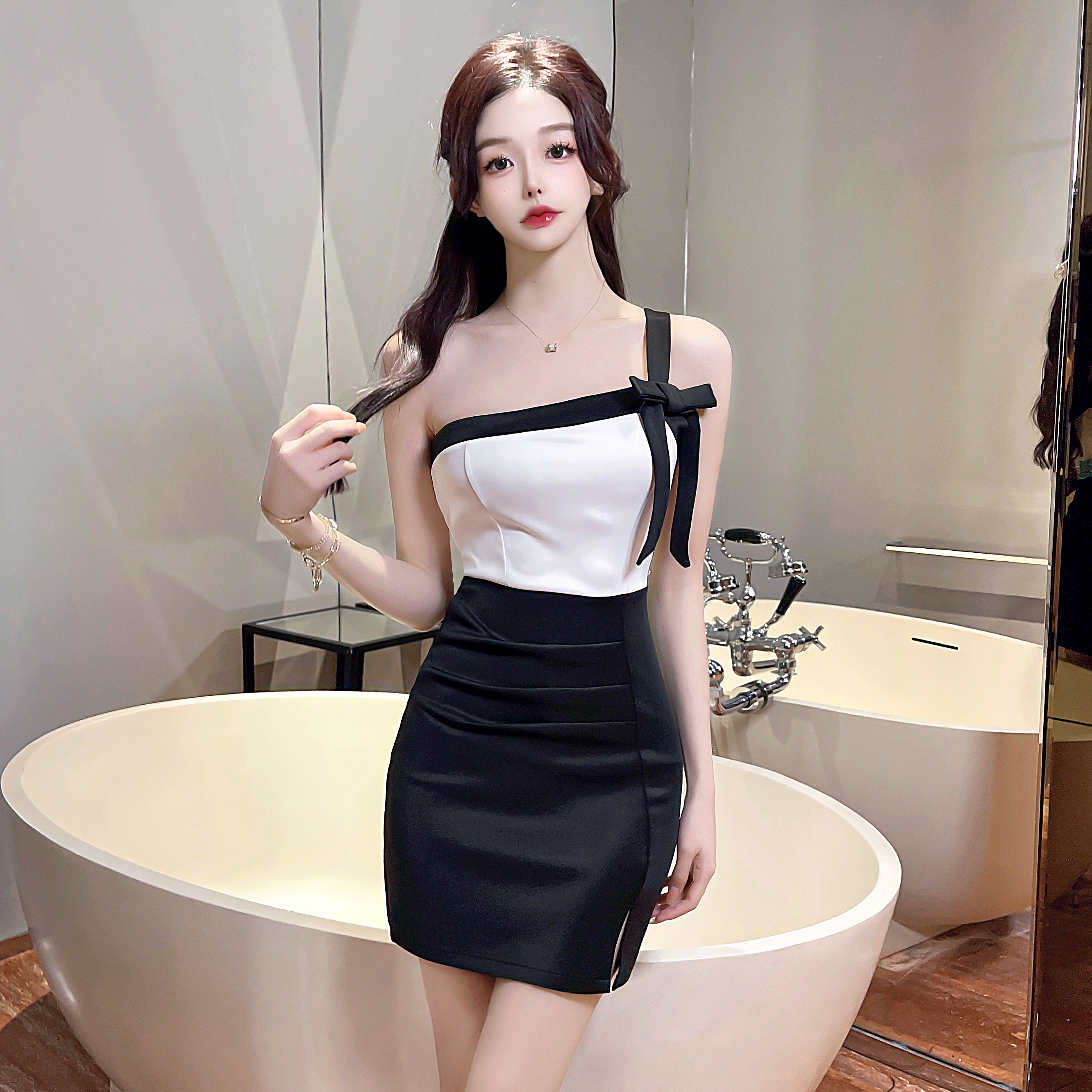 Real shot spot 2023 new OL temperament sexy contrasting color stitching tube top hip dress