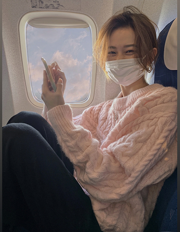 Thickened sweater female twist crew neck autumn winter 2021 new Pullover lazy wind Korean East Gate versatile sweater