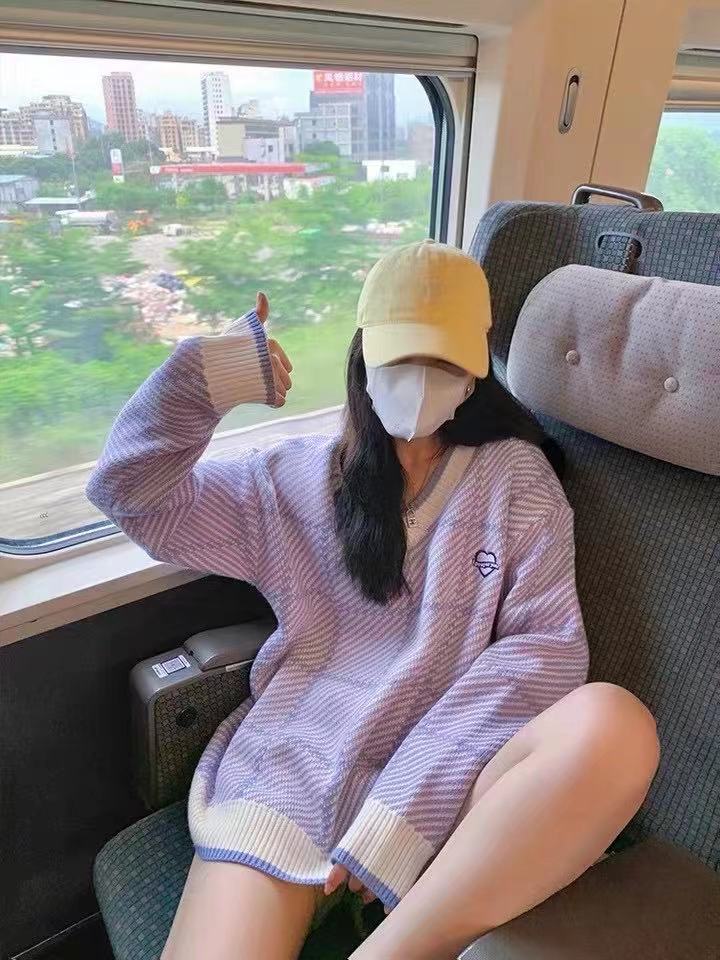 Purple V-neck soft waxy sweater women's autumn 2021 new loose lazy style knitted top coat