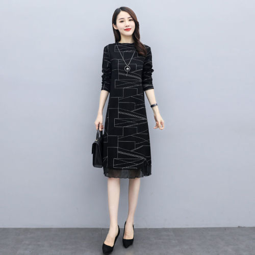 Long sleeve dress autumn winter 2020 new fashion temperament women's loose and thin with velvet cover belly skirt