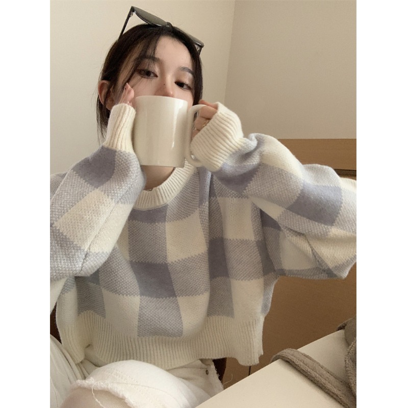 Autumn and winter 2022 new Plaid short sweater women's sweet sweater design sense niche soft waxy chic top