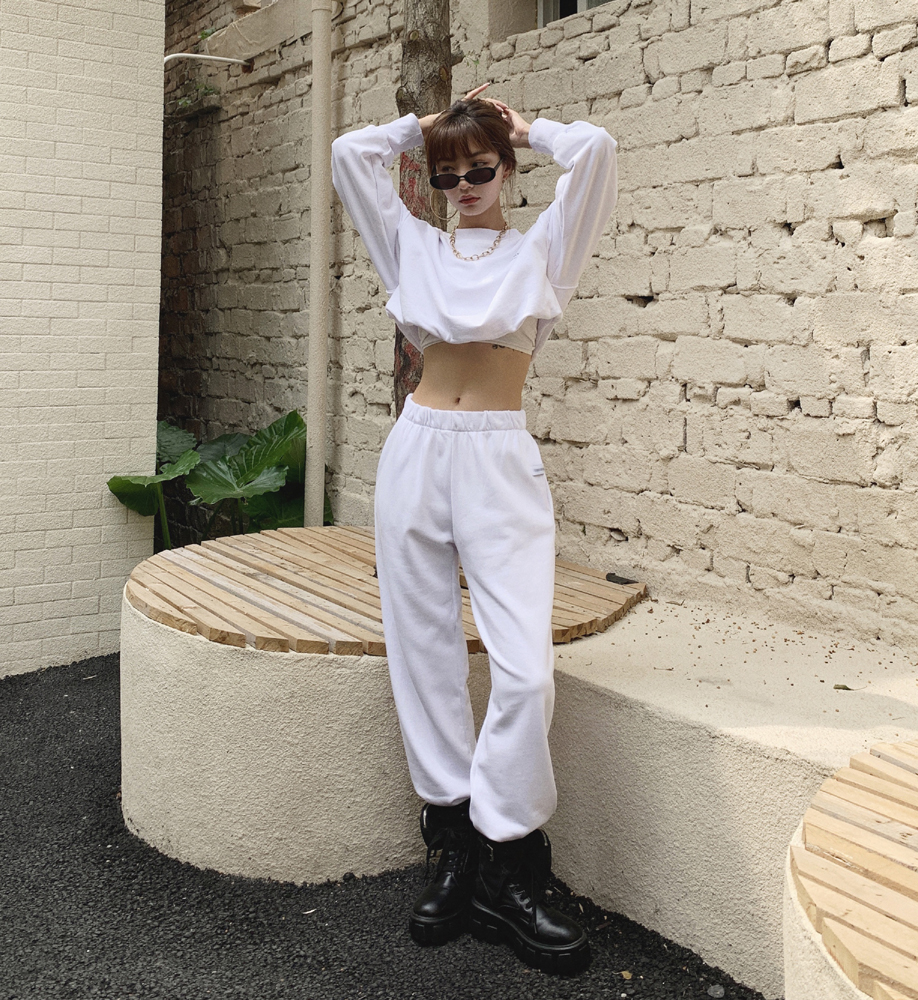 Real shot 2020 spring and autumn winter new short style sweater + corset straight tube pants two piece loose solid color suit for women