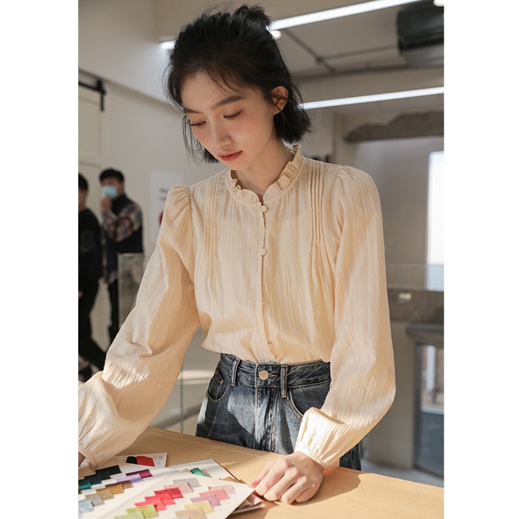 Actual shooting of new milk apricot in spring 2022 ~ gentle crimping fungus edge shirt commuter long sleeve shirt women's shirt