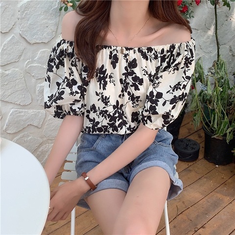 Floral Shirt women's design sense off shoulder collarbone top summer 2022 new aging foreign style belly covering shirt