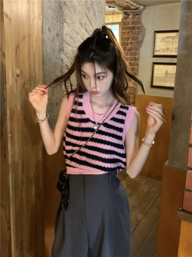 Real shot of black and white striped knitted camisole women's summer loose and slim outer vest top