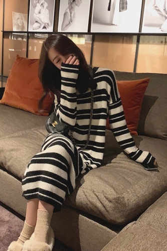 Mature style black and white stripes with loose sweater for women's autumn / winter 2020 mid length over knee knitted dress