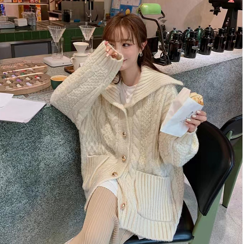 Retro Hong Kong style large lapel thickened warm twist sweater 2022 new women's autumn and winter single-breasted cardigan jacket