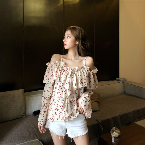 Real shot of the New South Korean lotus edge floral top holiday off shoulder chiffon shirt in the early autumn of 2020