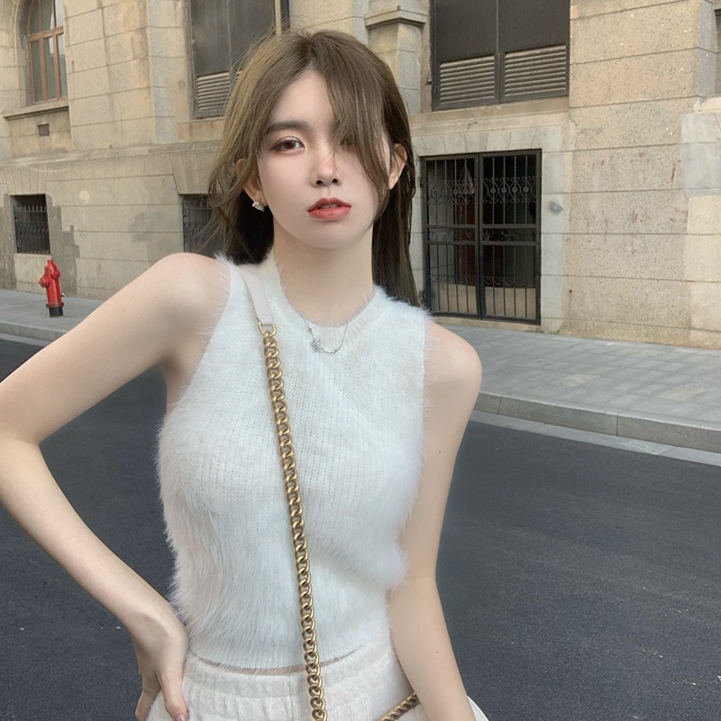 Sleeveless hot girls wear outside and grey vest inside. Women's autumn and winter short suspender sexy Plush bottomed Shirt Top