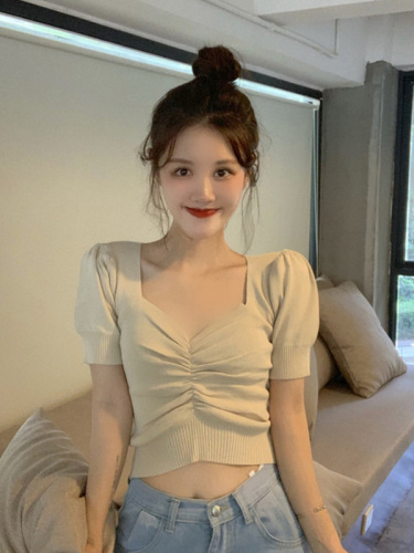 Summer 2020 new Korean version small foreign V-neck bubble sleeve T-shirt women's net red short shirt top