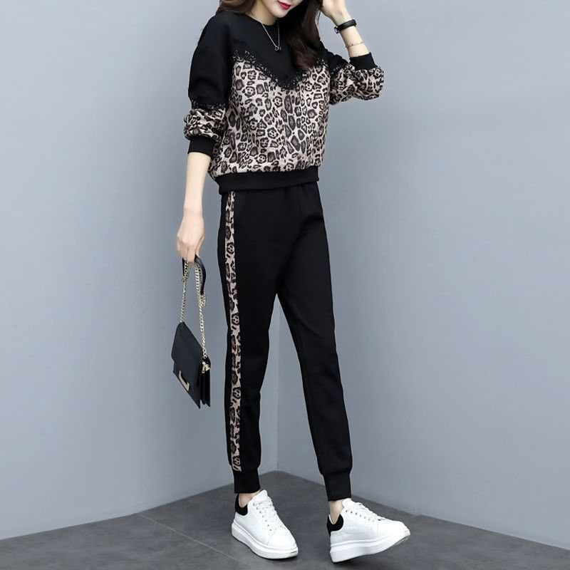 2021 spring and autumn new loose stitching leopard graphic long sleeve trousers covering belly temperament leisure sports suit women's wear