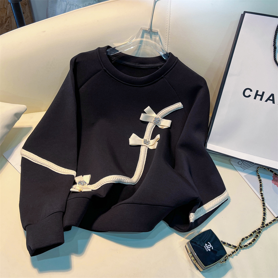 Design sense bright line three-dimensional bow sweater women's early autumn 2022 thin new fashion age-reducing niche loose jacket
